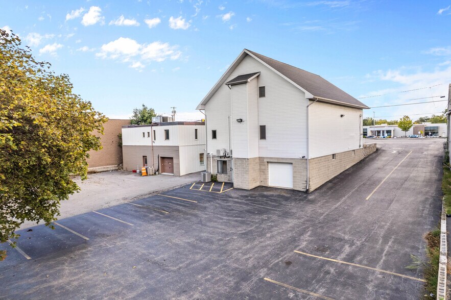 More Photos Of 1450 E Ridge Rd, Rochester Freestanding For Sale