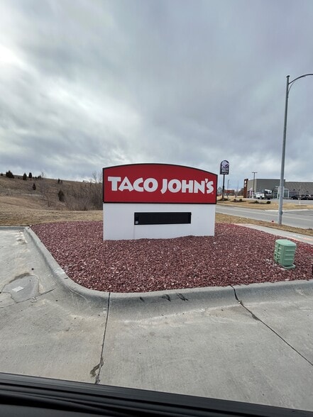 More Photos Of 11271 Wickersham Blvd, Gretna General Retail For Sale