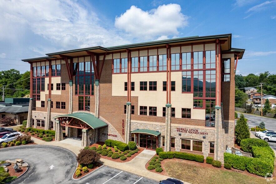 More Photos Of 7 Sheridan Sq, Kingsport Office For Lease