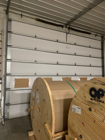 More Photos Of 8635 Hollander Dr, Franksville Manufacturing For Lease