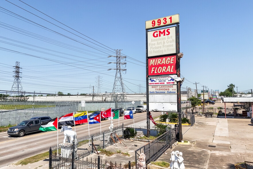 More Photos Of 9931 Harwin Dr, Houston Warehouse For Lease