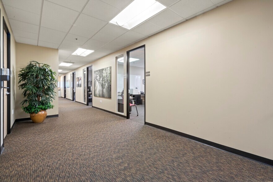 More Photos Of 210 Goddard, Irvine Light Manufacturing For Lease