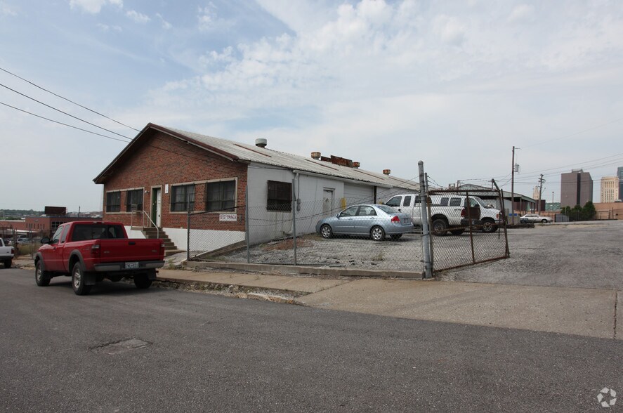 More Photos Of 1212 Tracy Ave, Kansas City Warehouse For Lease