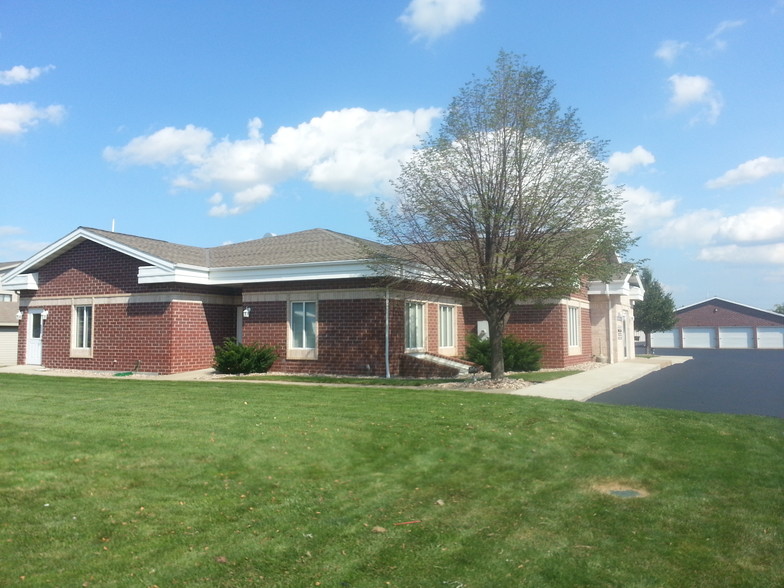 Primary Photo Of 3019 Holmgren Way, Green Bay Office For Lease