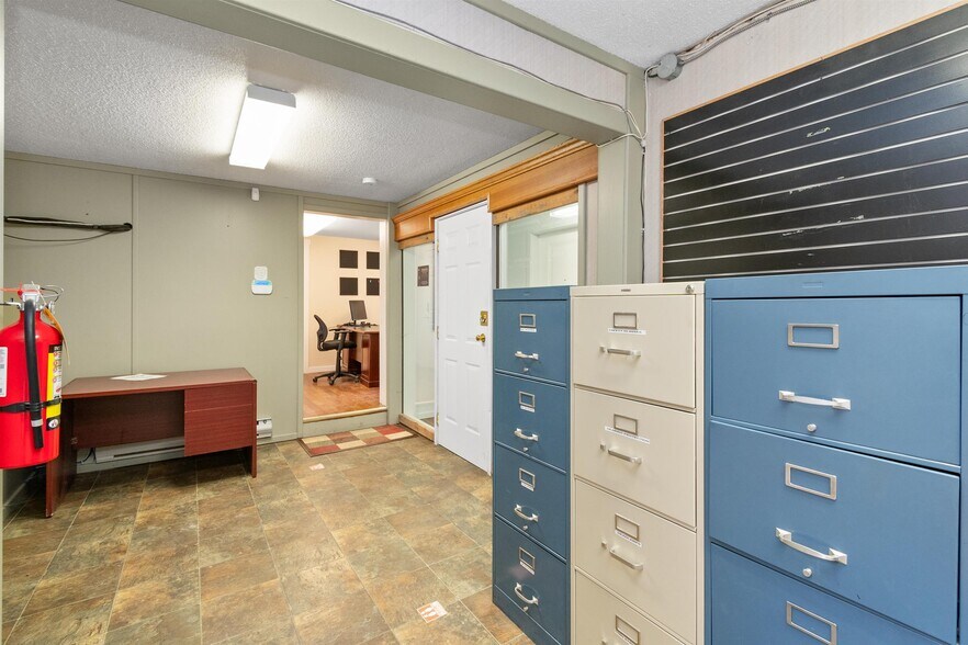 More Photos Of 2265b W Railway st, Abbotsford Warehouse For Lease