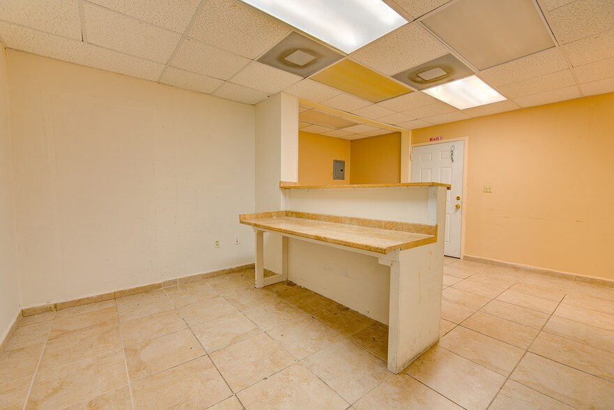 More Photos Of 888 NW 27th Ave, Miami Storefront Retail Office For Lease