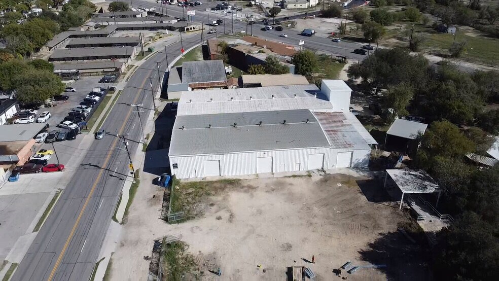 More Photos Of 2833 Roosevelt Ave, San Antonio Warehouse For Lease