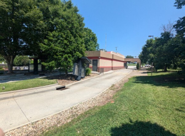 More Photos Of 2901 Candlers Mountain Rd, Lynchburg Fast Food For Sale