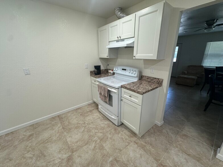 More Photos Of 4440 NW 155th St, Reddick Specialty For Sale