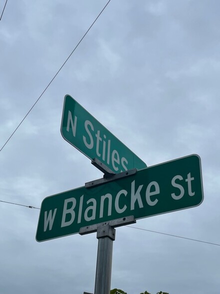 More Photos Of 305 N Stiles St, Linden Convenience Store For Lease