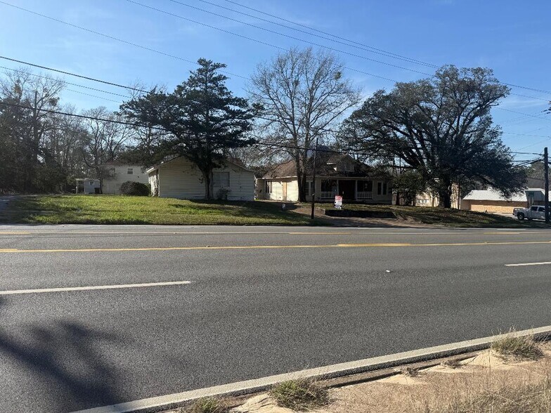 More Photos Of 505 Washington Ave, Livingston Land For Sale