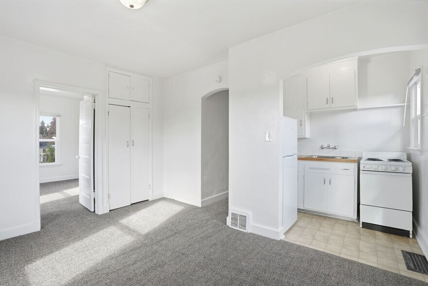 More Photos Of 1704-1712 N Ash St, Spokane Apartments For Sale