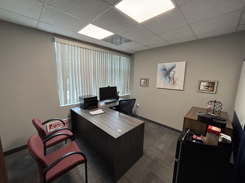 More Photos Of 2818 Cypress Ridge Blvd, Wesley Chapel Office For Lease