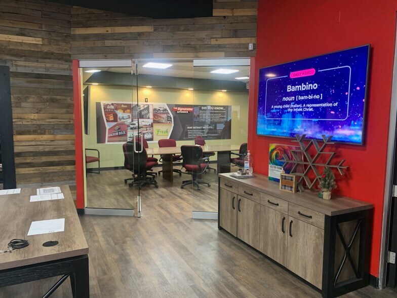 More Photos Of 1017-1019 Naughton Dr, Troy Warehouse For Lease