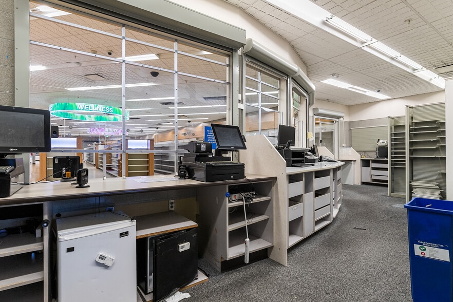 More Photos Of 3227 Northwest Ave, Bellingham Drugstore For Lease