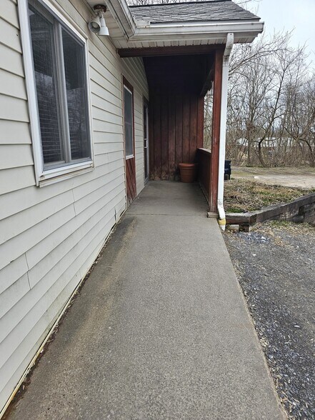 More Photos Of 2667 Erie Dr, Weedsport Restaurant For Sale