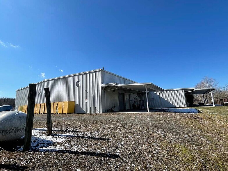 More Photos Of 498 Industrial Dr, Bristol Warehouse For Sale