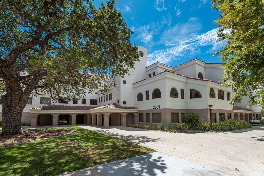 More Photos Of 2801 Townsgate Rd, Westlake Village Office For Lease