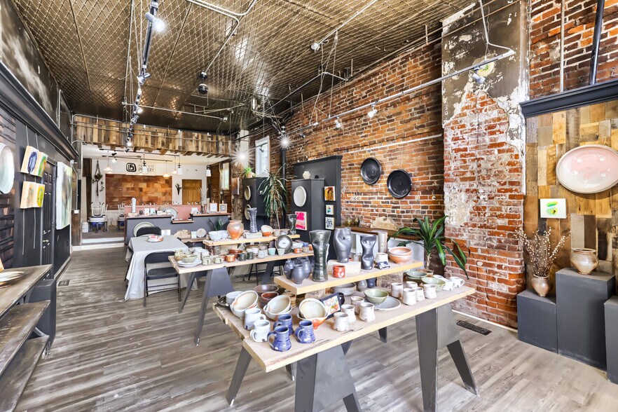 More Photos Of , Saint Paul General Retail For Sale