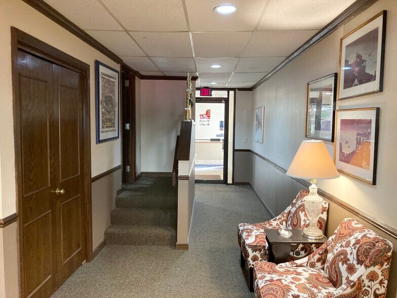 More Photos Of 5464 N Port Washington Rd, Milwaukee General Retail For Lease