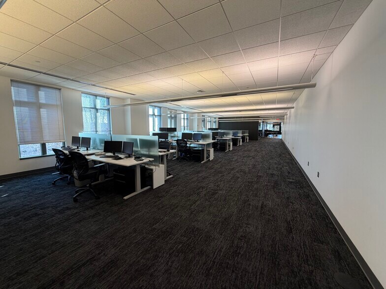 More Photos Of 6300 Sprint Pky, Overland Park Coworking Space