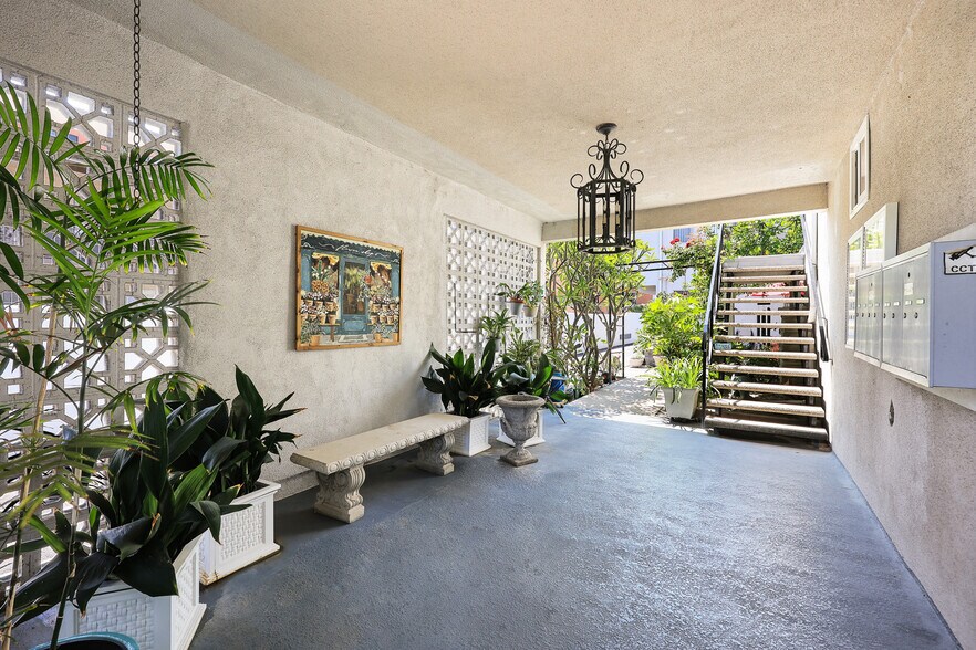 More Photos Of 11130 Huston St, North Hollywood Apartments For Sale