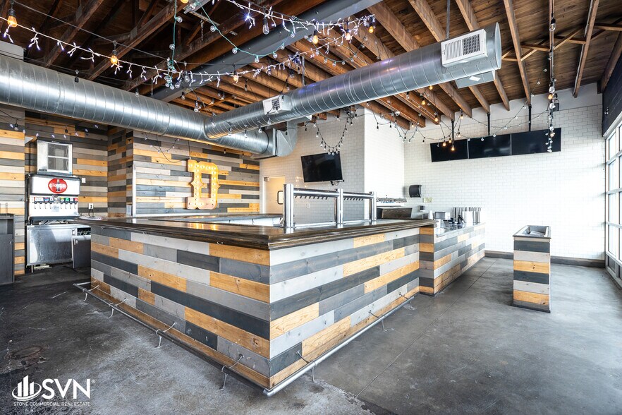 More Photos Of 10318 Taylorsville Rd, Louisville Fast Food For Lease