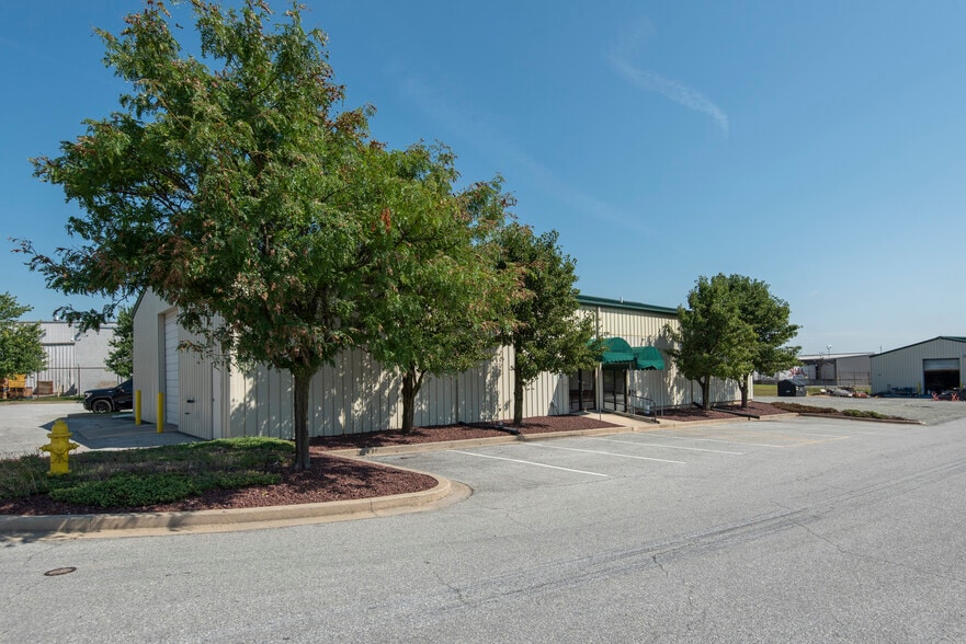 More Photos Of 19 Davidson Ln, New Castle Warehouse For Lease