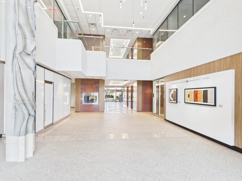 More Photos Of 2301 E Lamar Blvd, Arlington Unknown For Lease