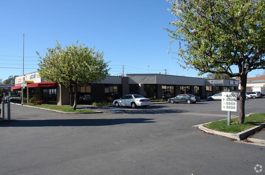 More Photos Of 8878 Clairemont Mesa Blvd, San Diego Warehouse For Lease