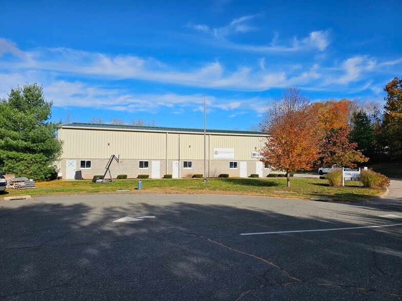 More Photos Of 60 Village Pl, Glastonbury Flex For Lease