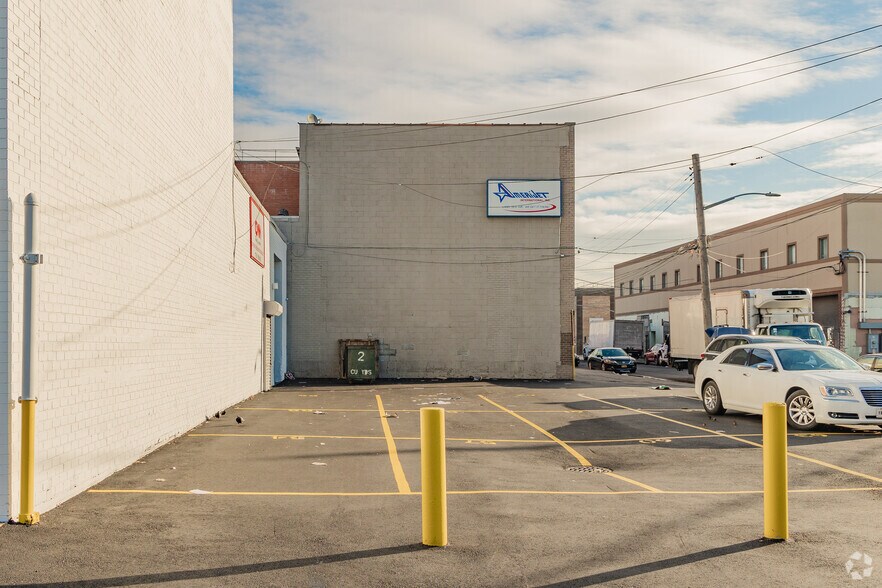 More Photos Of 149-35 177th St, Jamaica Flex For Lease
