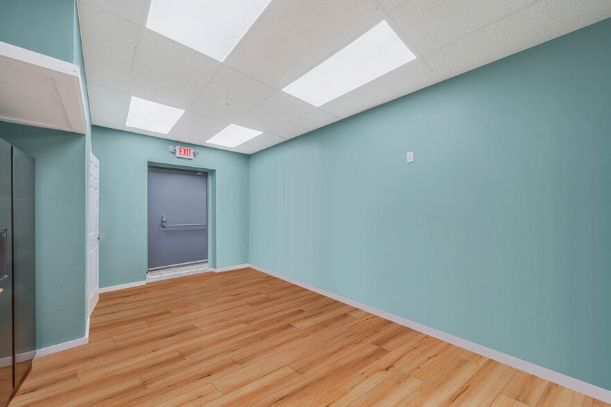 More Photos Of 35 W Main St, Smithtown Storefront Retail Office For Sale