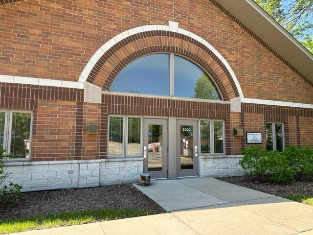 More Photos Of 3911-3929 Mercy Dr, Mchenry Office For Sale