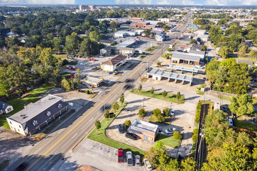 More Photos Of 520 W Main St, Tomball Freestanding For Sale