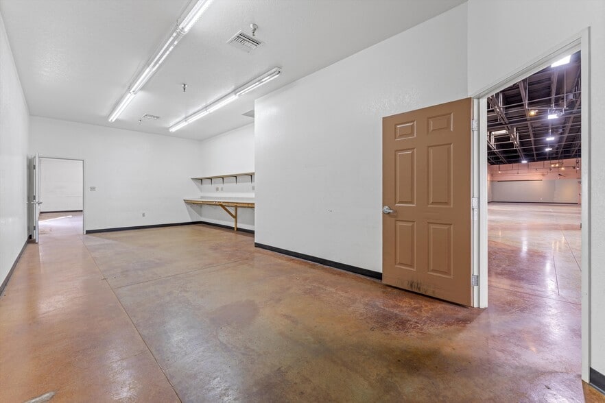 More Photos Of 1759 W Avenue J12, Lancaster Freestanding For Lease