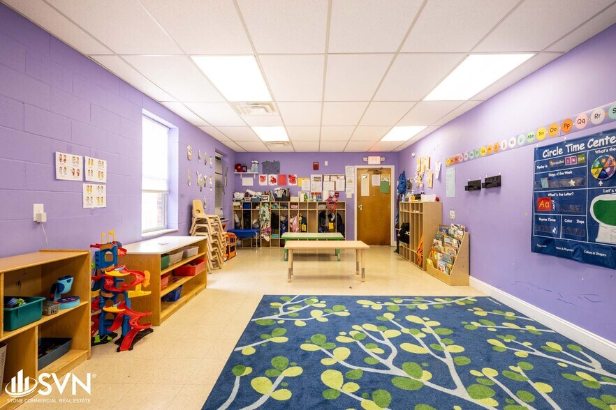 More Photos Of 209 W Jefferson St, Georgetown Office Residential For Sale