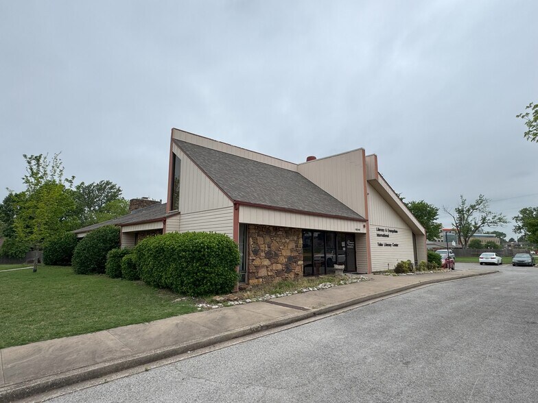 More Photos Of 1800 S Jackson Ave, Tulsa Office For Sale