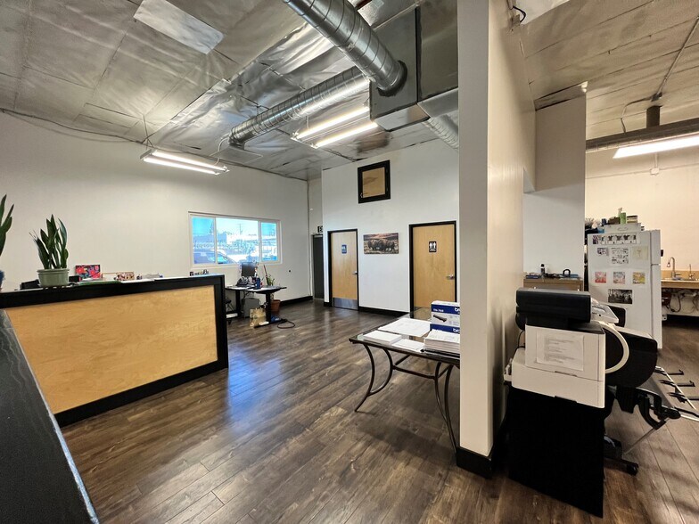 More Photos Of 1024-1026 E Arlee Pl, Anaheim Warehouse For Sale