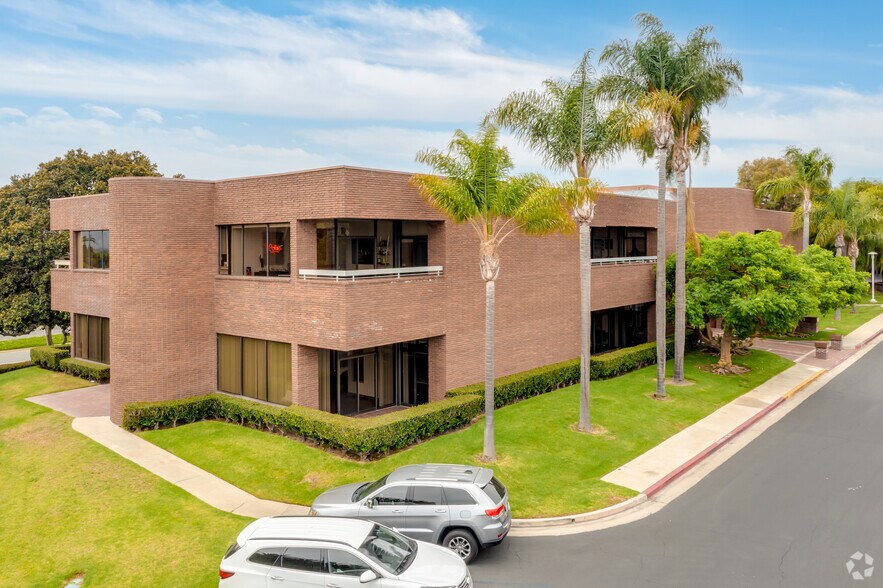 More Photos Of 2 Corporate Plaza Dr, Newport Beach Office For Lease