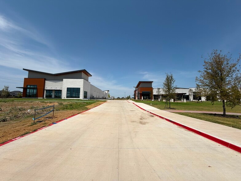 More Photos Of 10702 Coit Rd Rd, Frisco Unknown For Lease