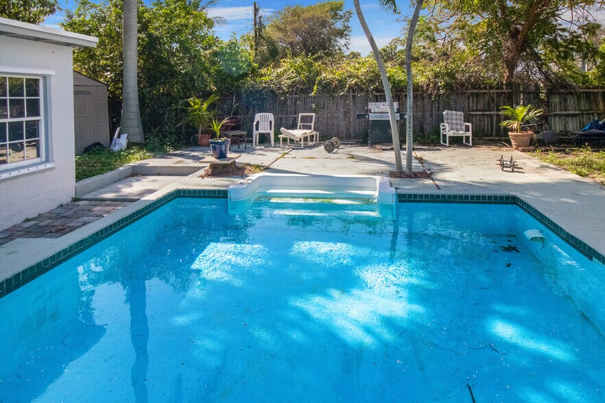 More Photos Of 3570 N Old Dixie Hwy, Delray Beach Apartments For Sale