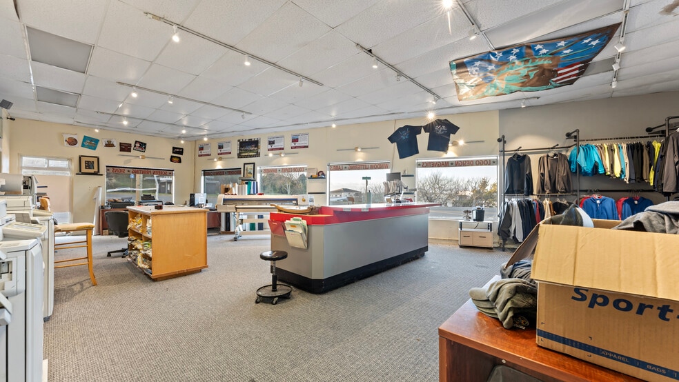 More Photos Of 240 Hwy 101, Bandon Freestanding For Sale