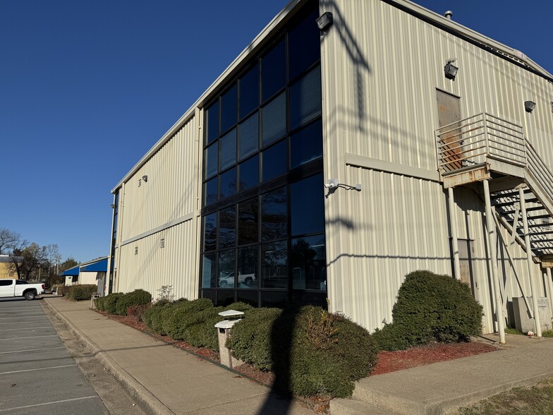 More Photos Of 4421 W 61st St, Little Rock Office For Sale