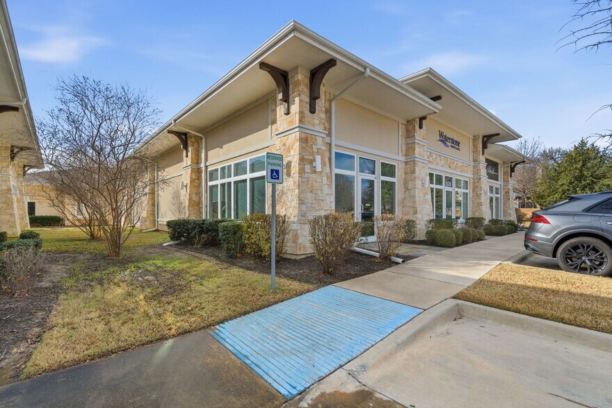 More Photos Of 8849 Davis Blvd, Keller Storefront Retail Office For Lease