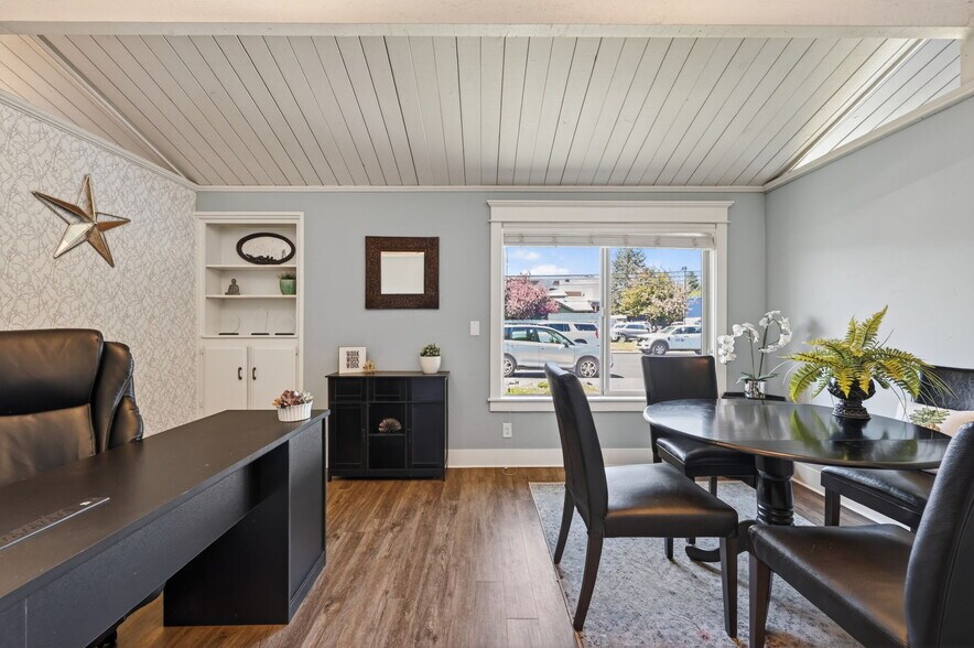 More Photos Of 1720 NE 4th St, Bend Office For Sale