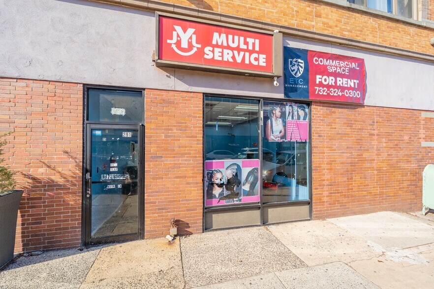 More Photos Of 173-175 Smith St, Perth Amboy Storefront Retail Residential For Lease