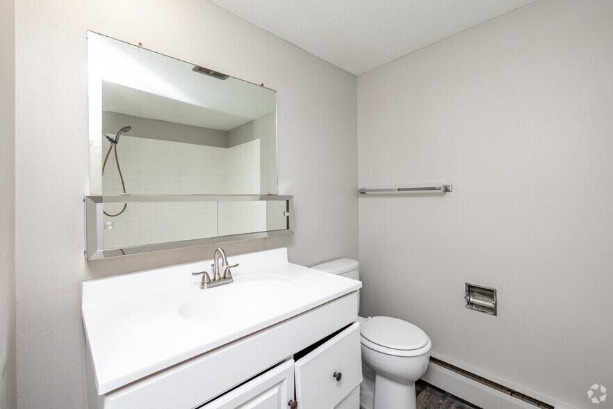 More Photos Of 3830 6th Ave, Des Moines Apartments For Sale