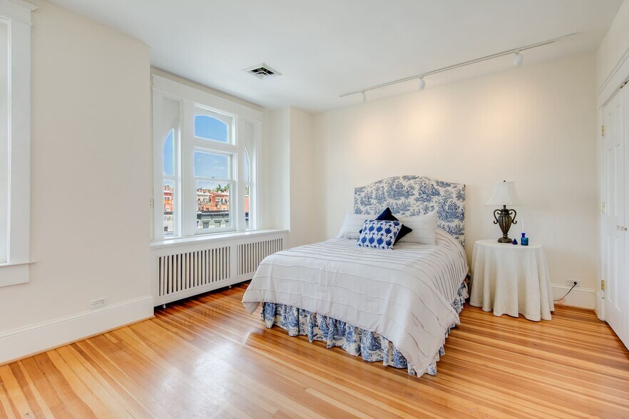 More Photos Of 1755 18th St Nw, Washington Apartments For Sale