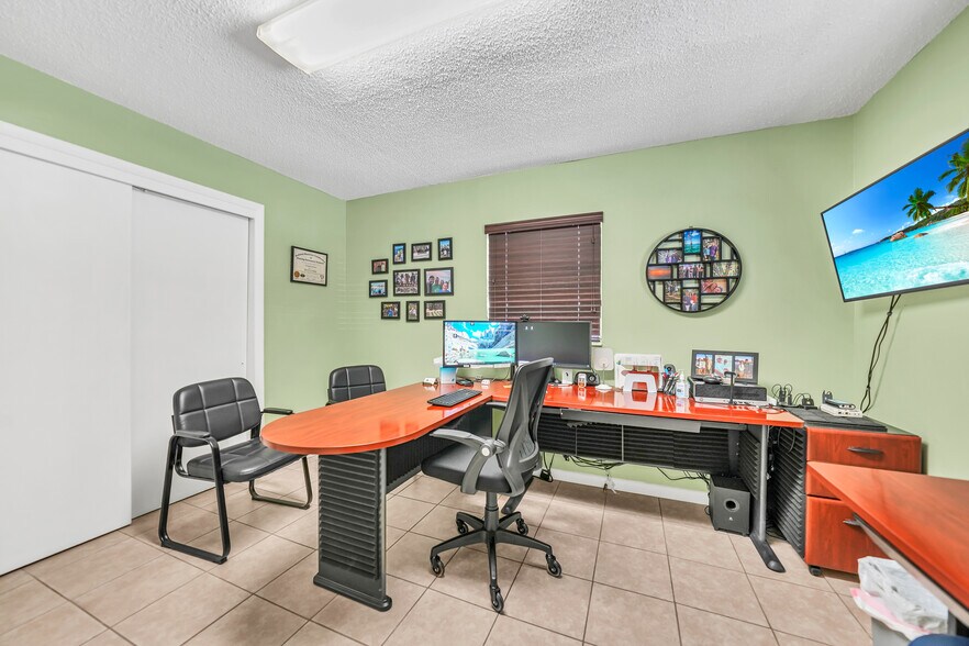 More Photos Of 303 E Gibson St, Arcadia Medical For Sale